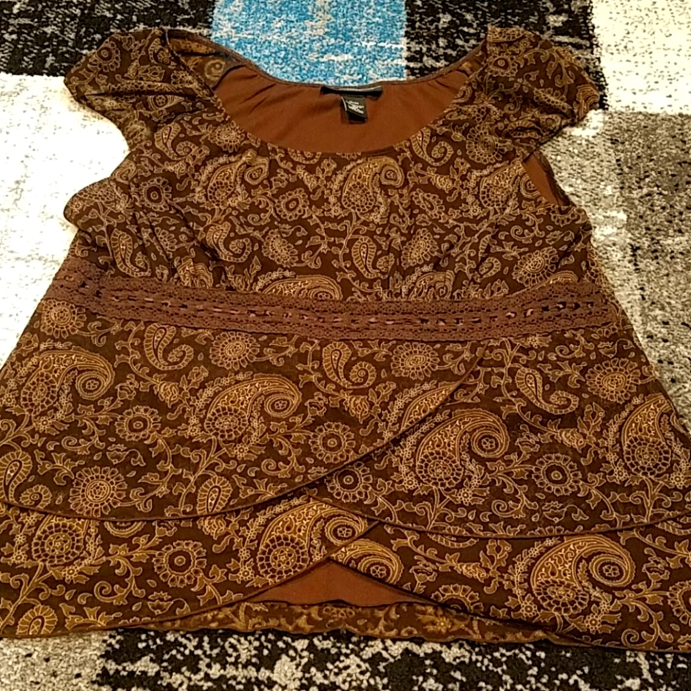 Sleeveless blouse